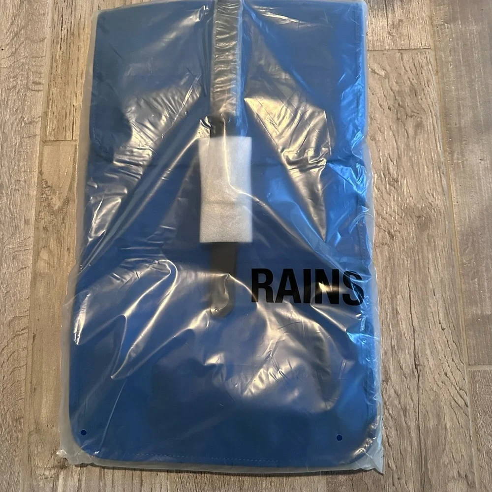 Rains nwt unisex